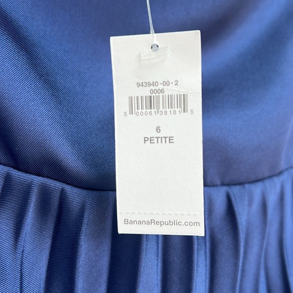 Blue Pleated Midi Skirt A-line Size 6P Shiny Fabric - Picture 9 of 9